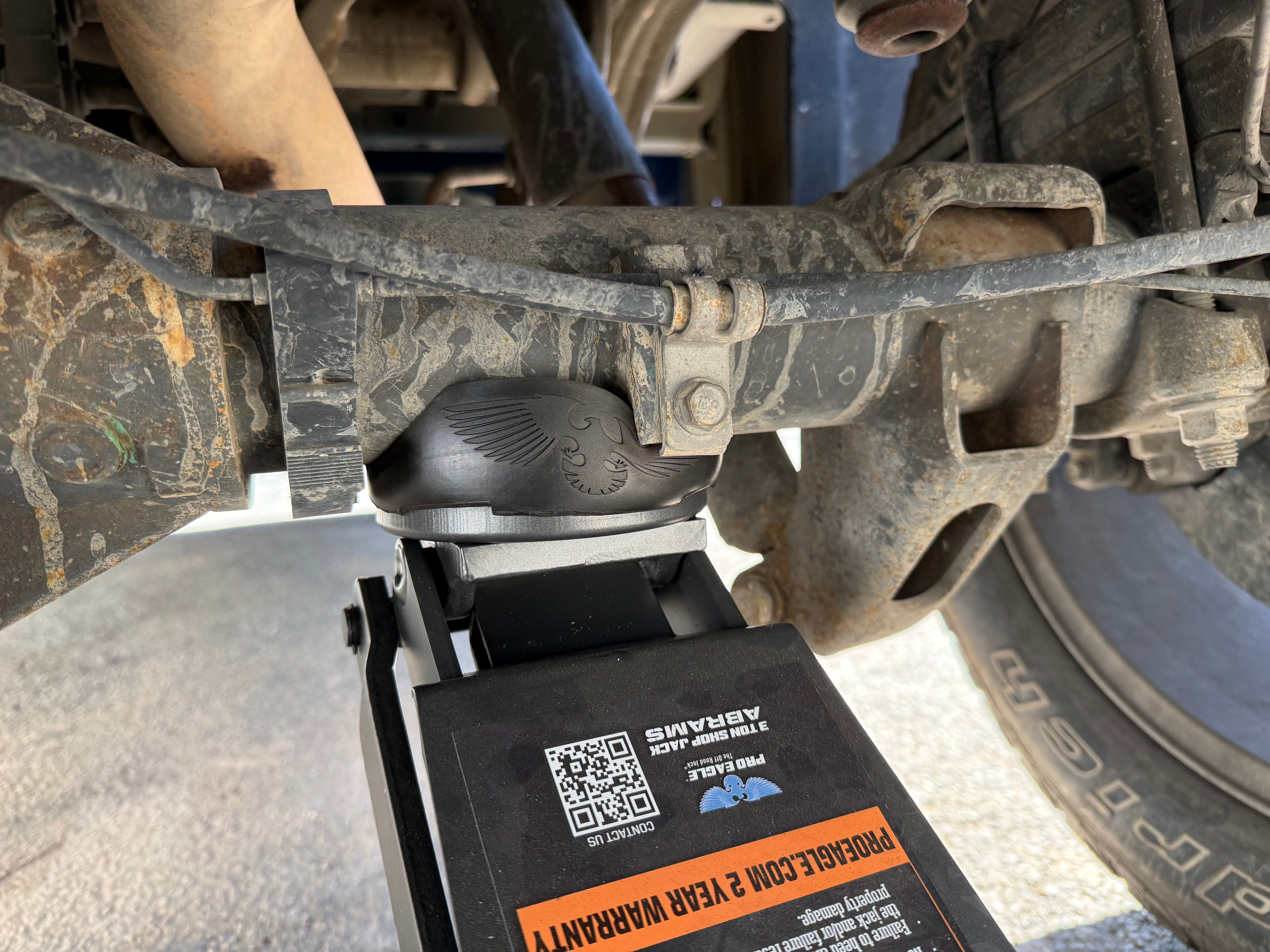 TUBE / AXLE ADAPTOR